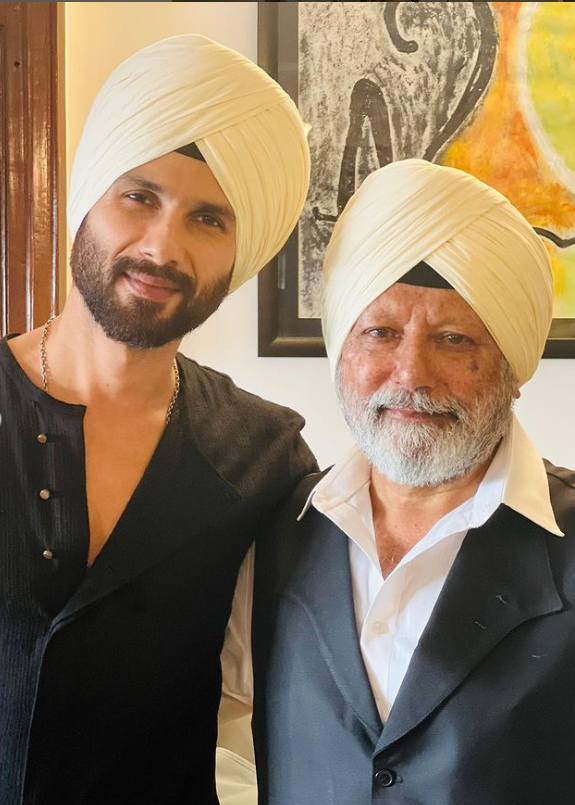Shahid Kapoor Angrily Bashed The Paparazzi For Shouting As He Exits Half-Brother, Ruhaan Kapoor's Wedding Reception Party 10 Shahid Kapoor