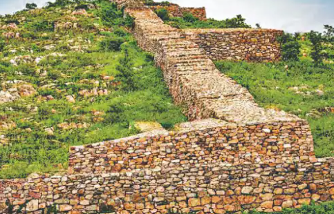 Cyclopean Walls