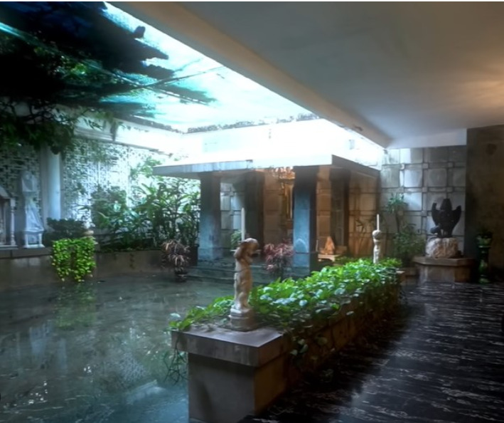 Yashovardhan Birla's 100-Year-Old Mansion: A Historical Touch With Modern And Spiritual Beliefs 11 Yashovardhan Birla's 100-Year-Old Mansion