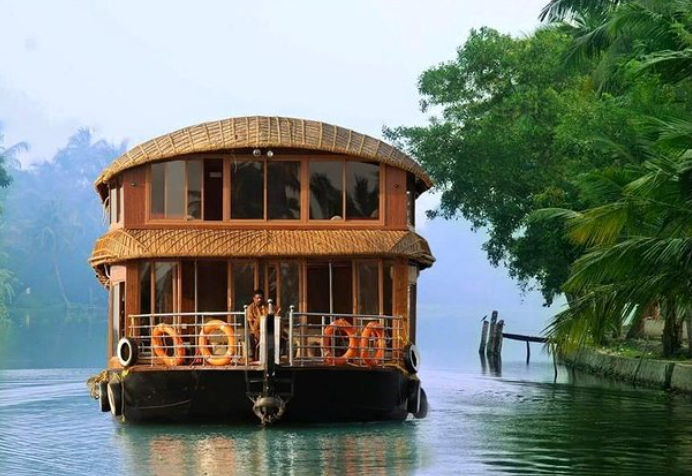 Backwater Cruise, Kerala