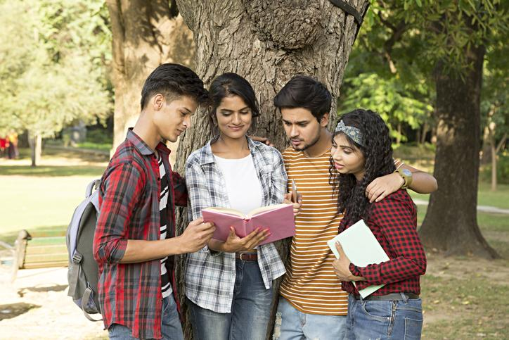 indian students,
studying in uk,
stiudy abroad