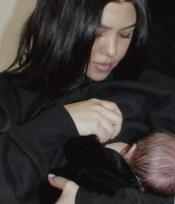 Travis Barker And Kourtney Kardashian's First Baby Pic, Travis Barker And Kourtney Kardashian 