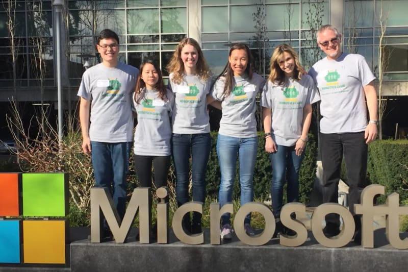 microsoft internship,
explore microsoft internship,
software engineering internship,
what is an internship,
microsoft software engineering internship,
