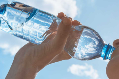 bottle of water, Plastic Fragments, Plastic Fragments in water, nanoplastics,