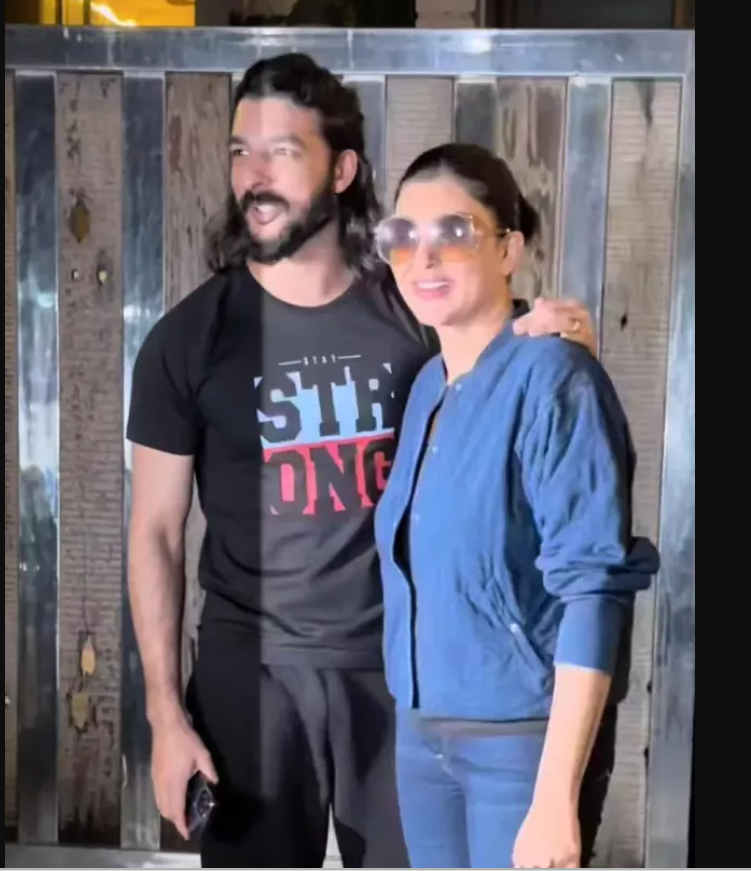 Sushmita Sen And Her Ex-Boyfriend, Rohman Shawl 