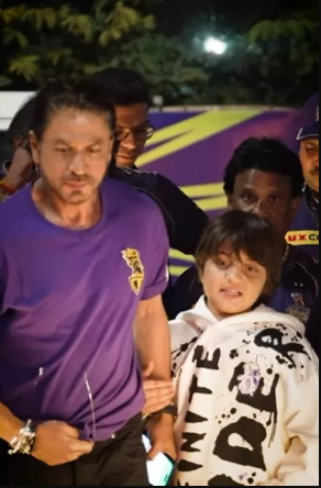 Shah Rukh Khan's Son AbRam Exicited reaction in KKR Match