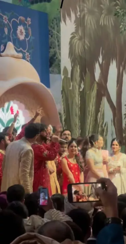 Ranveer Singh, Arjun Kapoor, Priyanka Chopra, and others danced at Anant Ambani's baraat