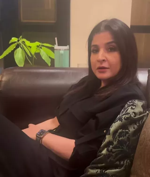 Maheep Kapoor is asked by Karan Johar if she feels intimidated by Shalini Passi's rising fame